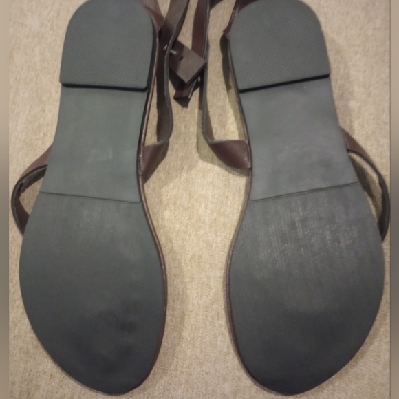 Studded Details Thong Sandals - Picture 5 of 5